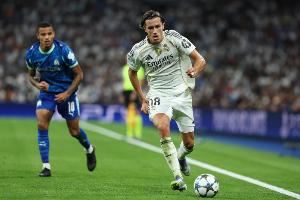 阿斯：卡雷拉斯改踢中后卫表现依旧抢眼，防守到位且传控能力出色