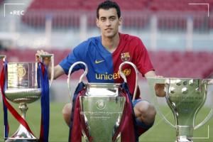 巴萨晒集锦致敬自宣本赛季结束后退役的布斯克茨：永远的红蓝魂！